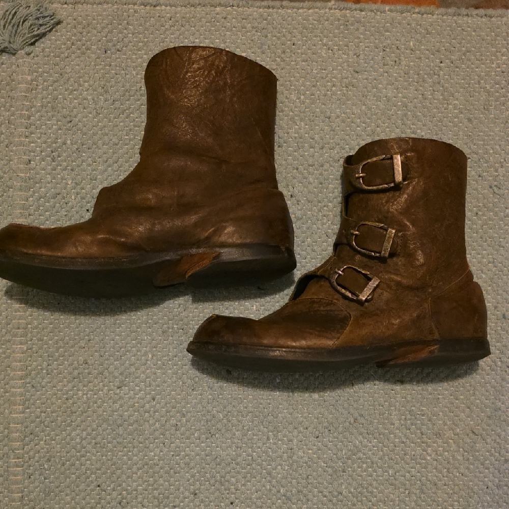 CYDWOQ Handmade Brown Leather Buckle Boots